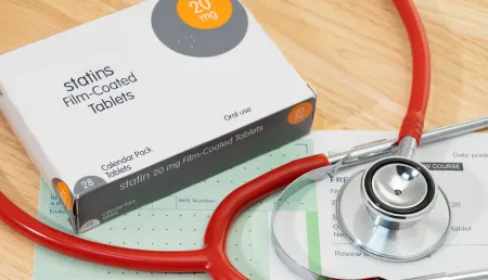 Image of Statins medication and stethoscope
